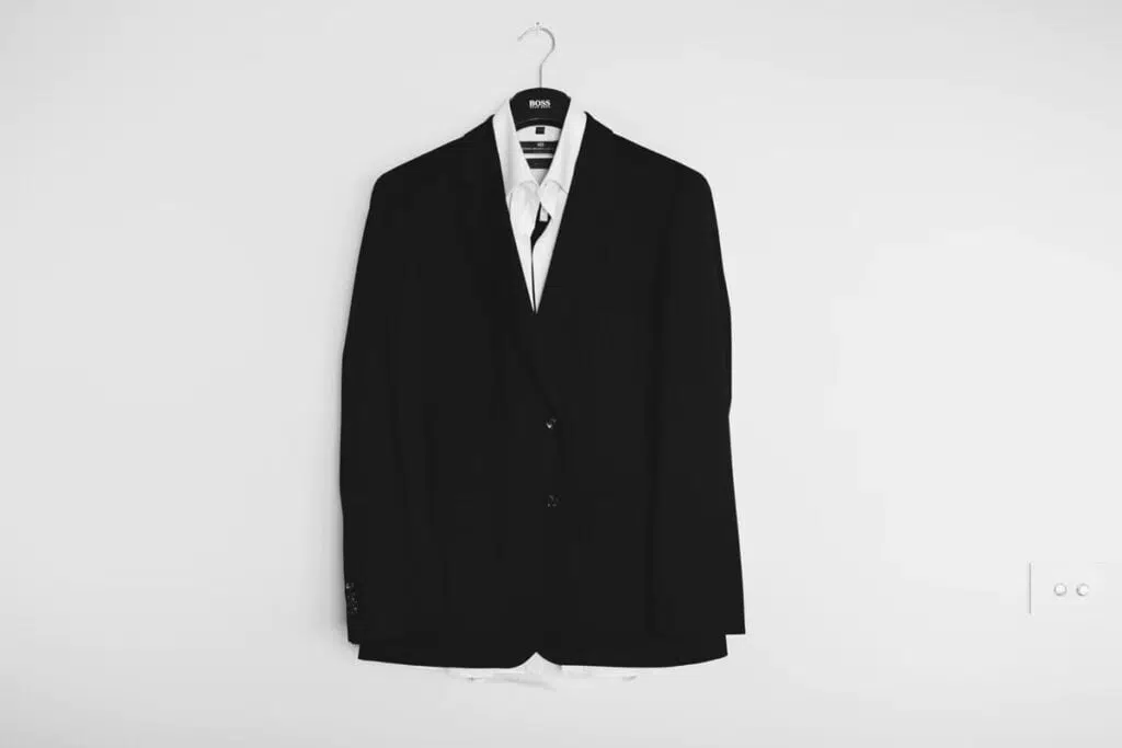 Ceasurile pentru bărbați sunt un accesoriu esențial pentru costum