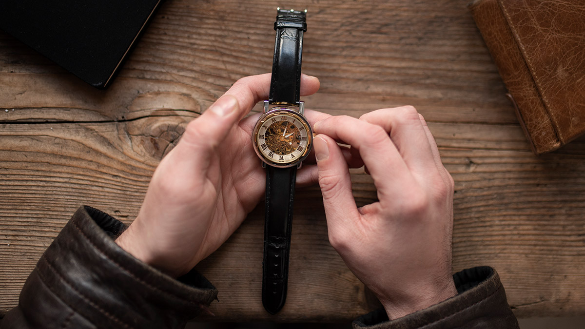 Iată cum să deosebești un ceas adevărat de unul fals